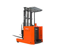 立式堆高機，提供多款不同行程及載重供客戶選擇